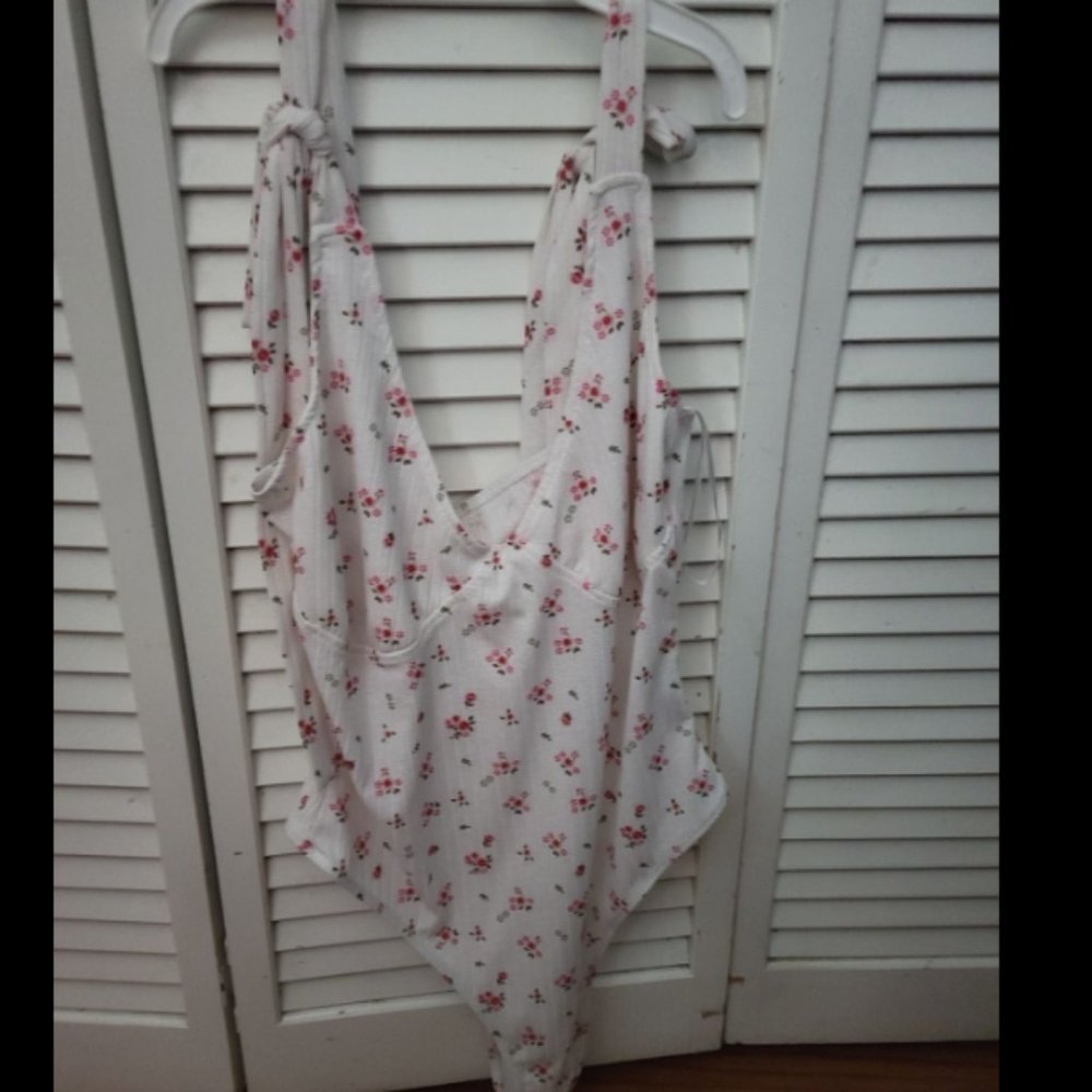 Floral bodysuit